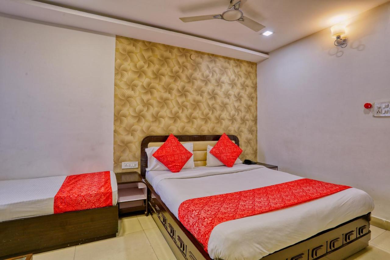 Hotel Galaxy Indore Exterior photo