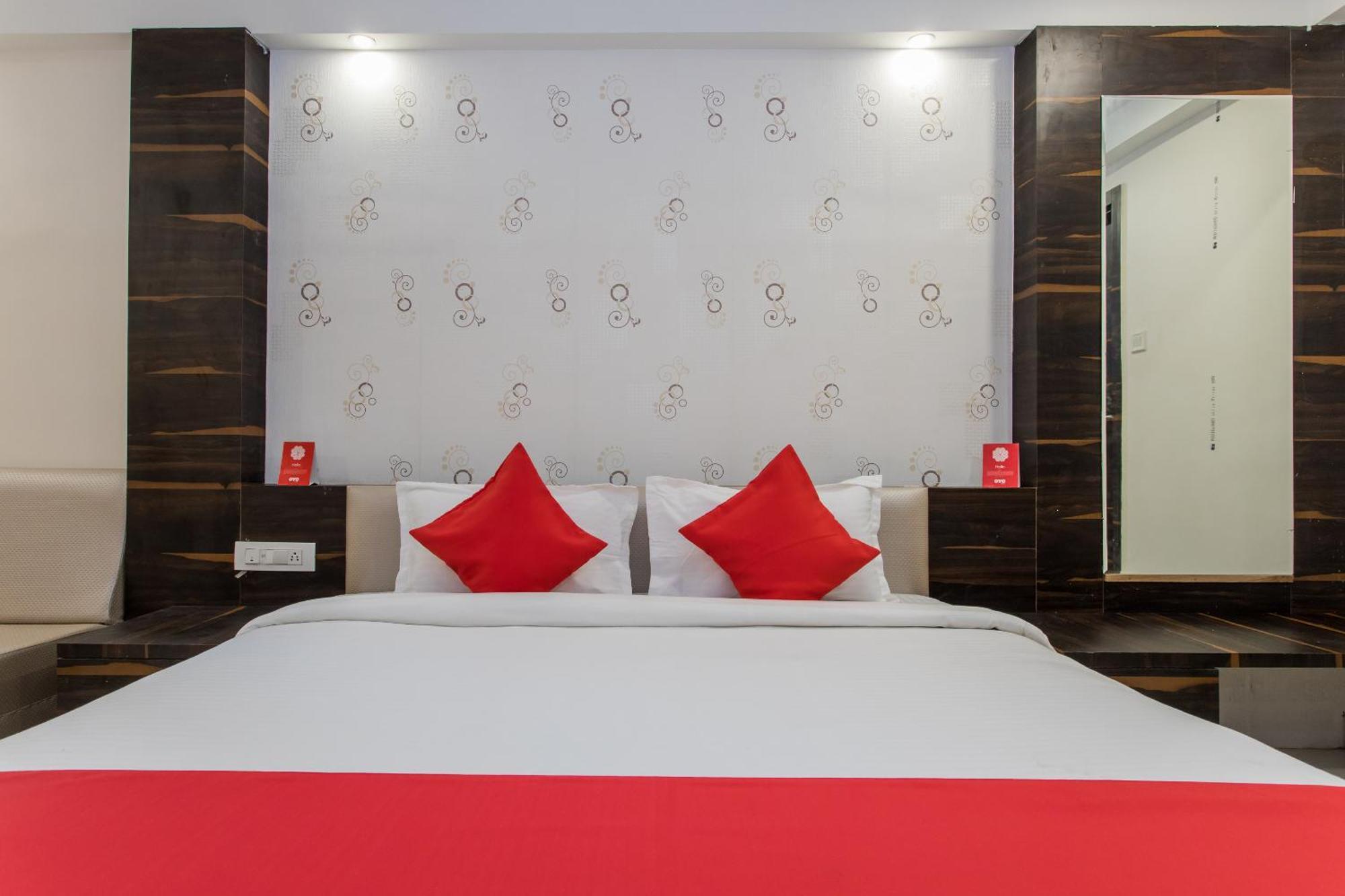 Hotel Galaxy Indore Exterior photo