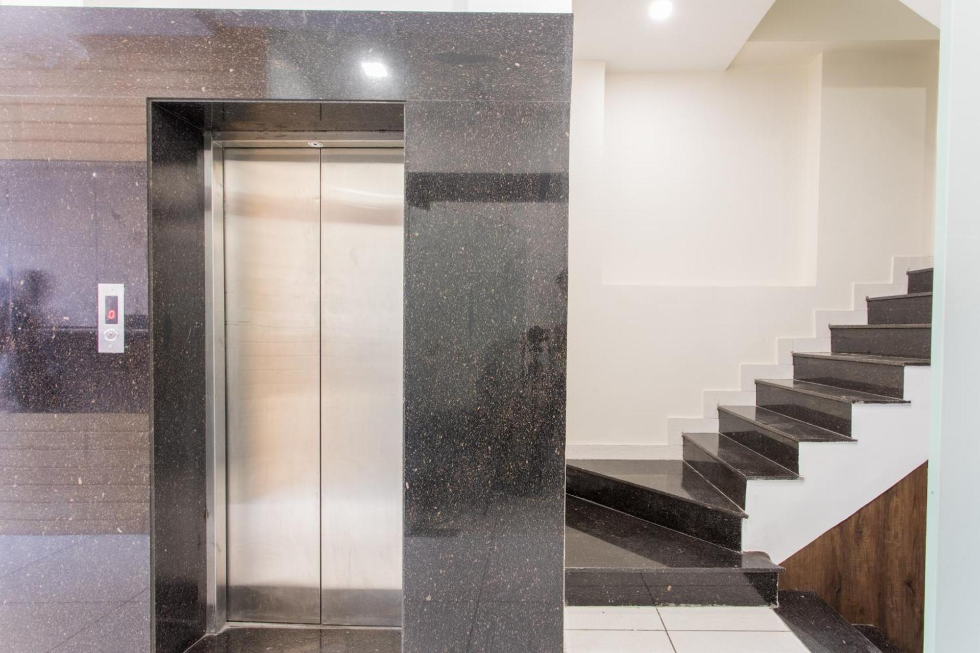 Hotel Galaxy Indore Exterior photo